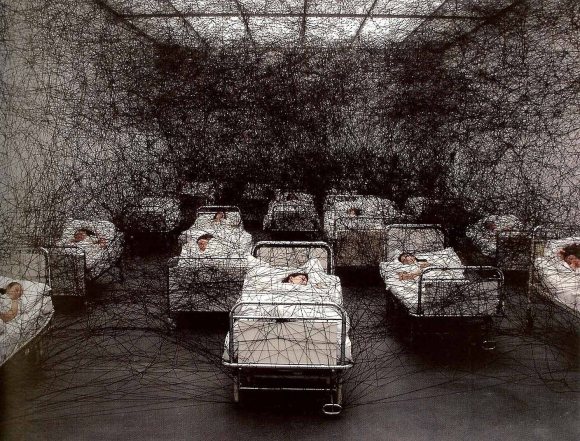 chiharu-shiota-beds